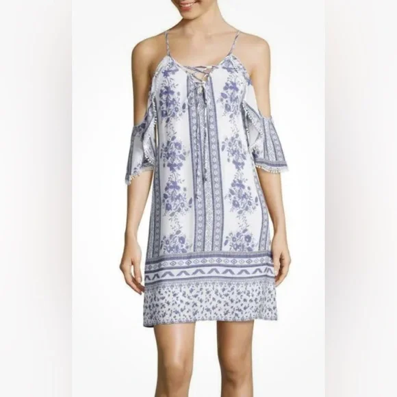 Trixxi Juniors' Printed Cold-Shoulder Flutter-Sleeve Dress C4J972V4AI
